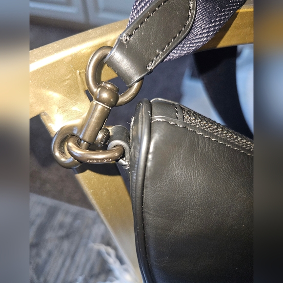 EUC Coach Hall Soft Sling Black Leather Crossbody - Picture 4 of 12